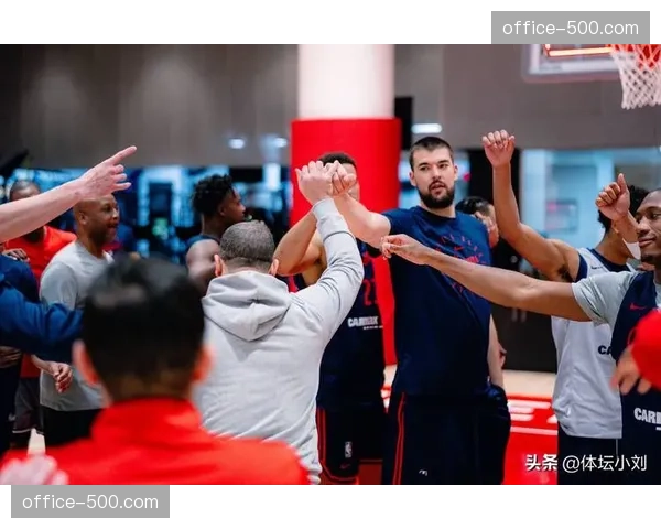 快船莱昂纳德低位轴心战术生效 代理主帅调整助力五连胜