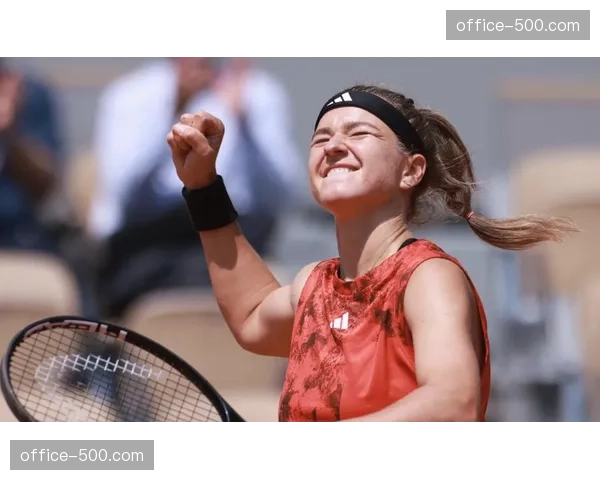 穆霍娃多哈站决赛击败姆博科，时隔七年再夺巡回赛冠军