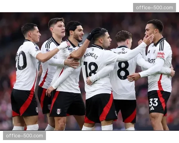 富勒姆主场战绩保持稳定 本赛季第八个主场胜利到手 富勒姆主场战绩保持稳定 本赛季第八个主场胜利到手